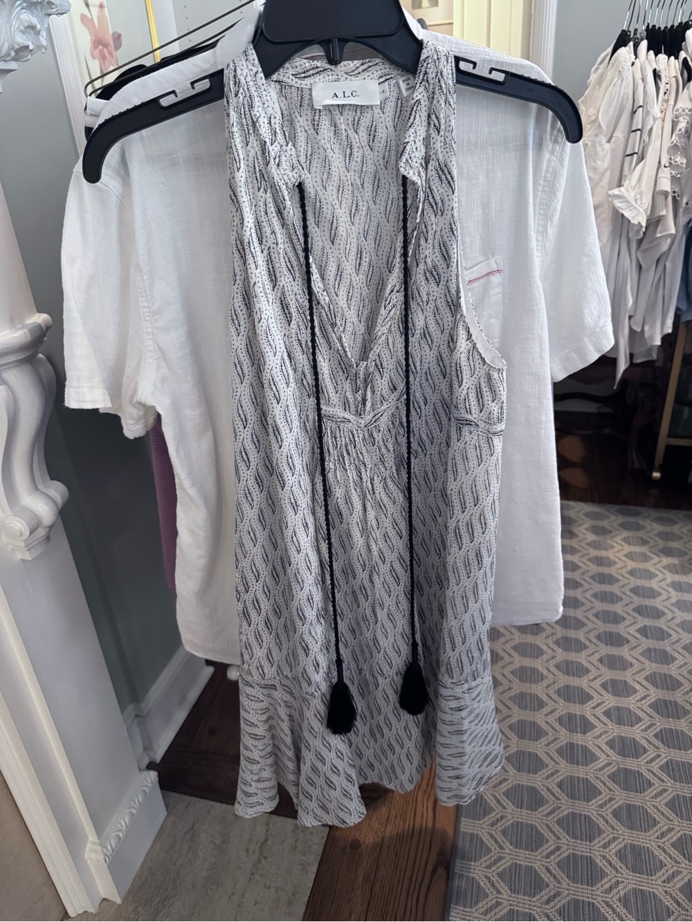 A.L.C. Sleeveless Patterned Tunic Top in White and Light Gray